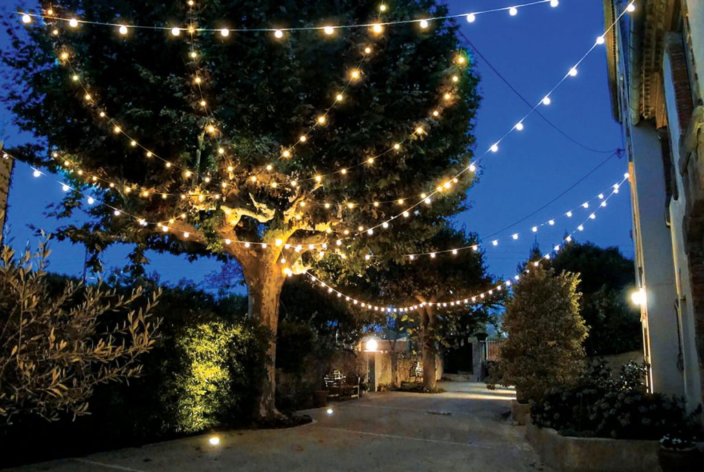 pub festoon lights